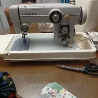 چرخ خیاطی ژانومه در حد نو