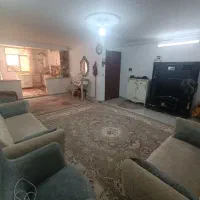 ۷۰ متر همکف/شهرک گلها/حیاط دار