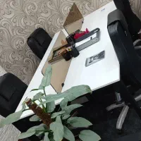 میزکار گروهی چهر نفره همراه با صندلی کاملاً نو