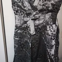 چند دست لباس مجلسی در حد نو|لباس|بروجن, |دیوار