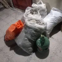مقداری کود فضله کبوتر
