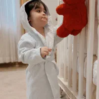 مدرس زبان خانم جوان