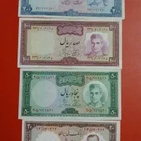 ۳ برگ یقه نظامی یک برگ لباس نظامی