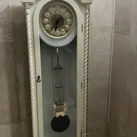 ساعت کنار سالنی