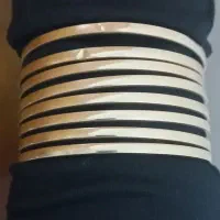 ۳۰ گرم طلا ۱۵۰ ت بالای تابلو.توضیحات