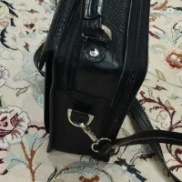 کیف دوشی و دستی چرم طبیعی در حد نو زیبا و جادار|کیف، کفش، کمربند|رباطکریم, رباطکریم|دیوار