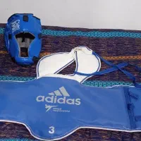 هوگو و کلاه ورزشی