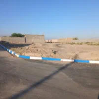 یک قطعه زمین ۷۰۰ متری