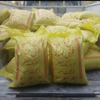 برنج و حبوبات و کره محلی و خاکشیر و رطب