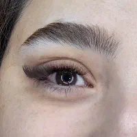 نیازمند مدل اکستنشن مژه و لیفت ابرو