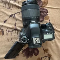 دوربین canon 80d به همراه لنز ۱۸.۱۳۵ و باطری اضافه|دوربین عکاسی و فیلم‌برداری|تهران, بلوار کشاورز|دیوار