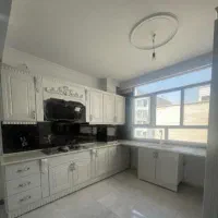 آپارتمان ۹۵ متری مدرن  با پارکینگ سندی