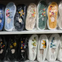 انواع گیوه  شلوار کردی  دستمال  چفیه لنگ  پشم شتری