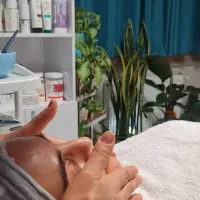 پوست پاکسازی و فیشال (فقط بانوان )