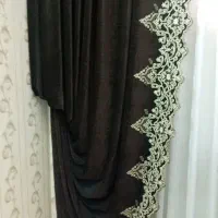 دستک پرده مخمل قهوه ای با حاشیه طلایی