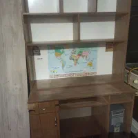 میز تحریر کامپیوتر کتابخانه