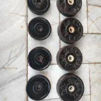 تعدادی وزنه بدنسازی قدیمی