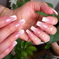 کاشت و ترمیم ناخن با تخفیف اسثنایی