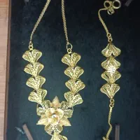 ست گردن بند و دست بند