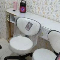 میز ناخن و صندلی کاملا نو