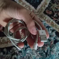 یک عدد شارژر آیفون