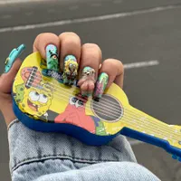 خدمات تخصصی ناخن و مژه و لیفت ابرو و بافت مو