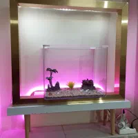 آکواریوم زیبا و میز فانتزی