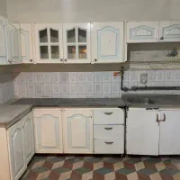 چند عدد کابینت فلزی دسته دوم بالا و پابین