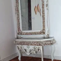 آیینه کنسول بزرگ و سالم بوفه همراه وسائل