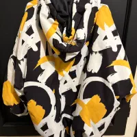 کاپشن|لباس|تهران, آسمان|دیوار