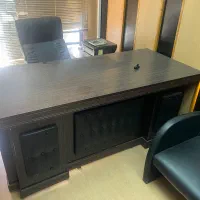 میز مدیریت و‌مبلمان اداری