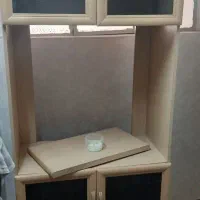 یک عدد ویترین به همراه میز تلویزیون