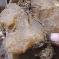 سنگ کهربا وزن  870گرم