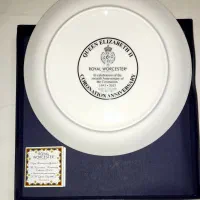 بشقاب یادبود ملکه الیزابت با جعبه|کلکسیون اشیاء عتیقه|شیراز, فرگاز|دیوار