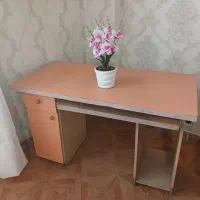 میز مطالعه و کامپیوتر و تحریر