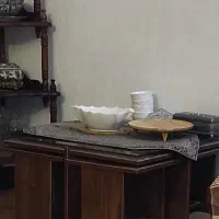 میز و چهار گل میز
