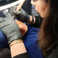 اماده همکاری باسالن دارهای عزیز