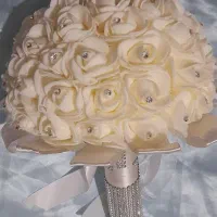 دسته گل عروس جنس فومی|گل مصنوعی|شیراز, قلعه نو|دیوار