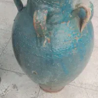 دو عدد کوزه سفالی خیلی قدیمی ارتفاع ۶۰ و ۷۰ سانت
