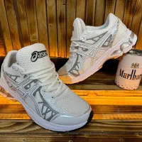 فروش کتونی|کیف، کفش، کمربند|ساوه, |دیوار