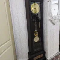 ساعت دیواری در حد نو