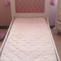 یک عدد کمد یک عدد تخت با عدد فرش ۴ متری  وتشک تخت|تخت و سرویس خواب|تهران, بهمن یار|دیوار