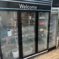 یخچال ایستاده.ویترین و قفسه.وسه عدد بی دون