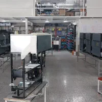 کارگر فنی آقا شرکت تولید قطعات خودرویی