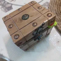 فروش یک عدد صندوقچه چوبی دست ساز دکوری|صنایع دستی و سایر لوازم تزئینی|طرقبه, |دیوار