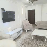 مبل و غذاخوری شش نفره و میز عسلی و جلو مبلی