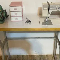 فروش چرخ خیاطی ژانومه مدل ۳۹۳ به همراه سردوز و میز