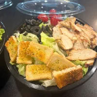 پخش سالاد سزار و دسر کرم کارامل