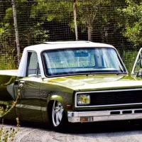 مزدا 1600 سوپر اسپرت + 2 عدد  Vespa Italia