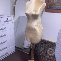 مانکن پایه چوبی